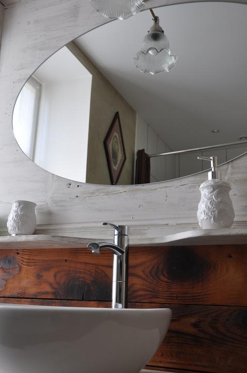 B&B La Cerisaie Francheleins Habitación foto
